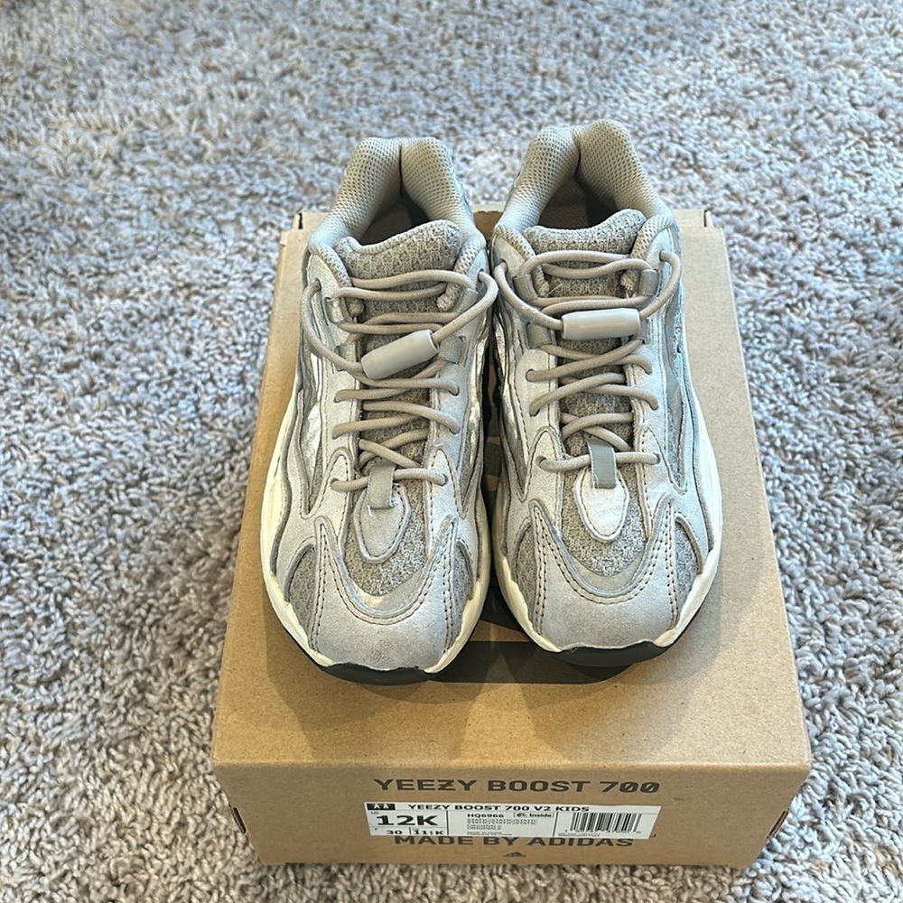 Yeezy 700 kids